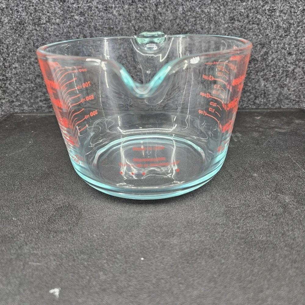Pyrex 4 Cup 32 Oz. Glass Measuring Cup Mixing Bowl Red Letter Made‎ in USA